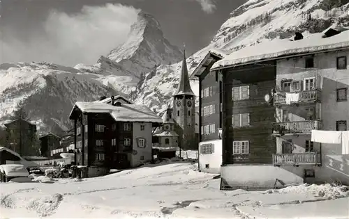 AK / Ansichtskarte  Zermatt_VS Ortsmotiv mit Kirche Blick zum Matterhorn Zermatt_VS
