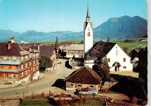 AK / Ansichtskarte 73876351 Schwarzenberg_Vorarlberg Dorfplatz mit Kirche Schwarzenberg Vorarlberg