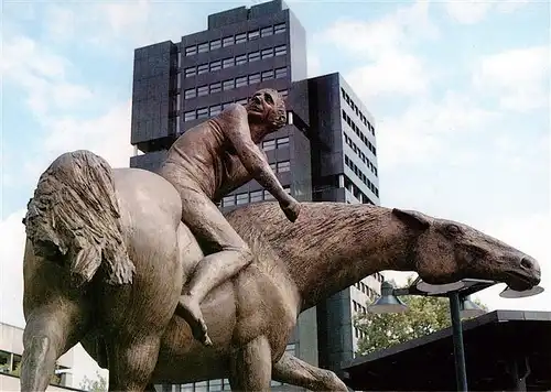 AK / Ansichtskarte  Loerrach Bronzeskulptur Der Brassenheimer Muellerund der Zundel Heiner mit Rathaus Loerrach