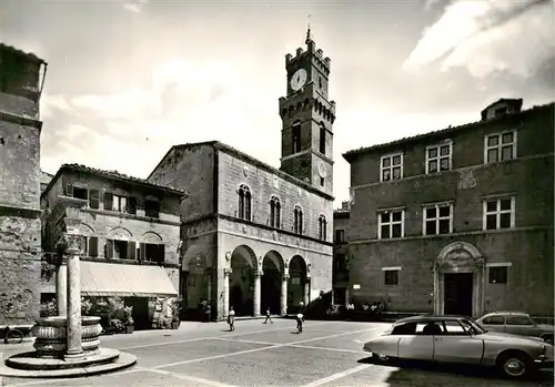 AK / Ansichtskarte  Pienza_Toscana_IT Palazzo pubblico gia residenza dei Priori e dei Pedesta Con il Campanile della Cattedrale costo 2.700 ducati 