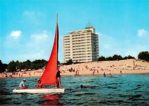 AK / Ansichtskarte 73879850 Slantschev_Brjag Strandpartie mit Hotel Globus Slantschev_brjag