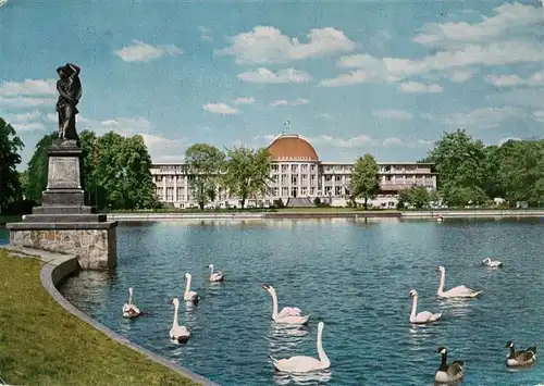 AK / Ansichtskarte  Bremen Park Hotel Bremen Schwanenteich Denkmal Bremen