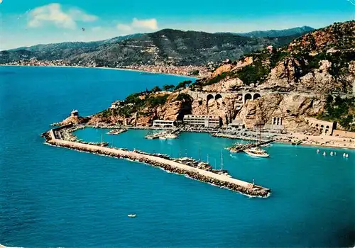 AK / Ansichtskarte 73881249 Alassio_Liguria_IT Il porto visto dall aereo 