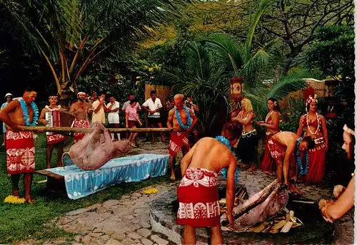 AK / Ansichtskarte  Hayman_Island Luau Feast Ceremony of the roasting of the pigs 