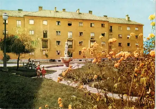 AK / Ansichtskarte  Kazincbarcika_HU Sagvariplatz mit Standbild von B. Ohmann 