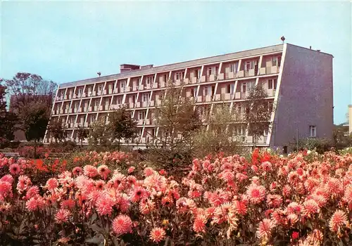 AK / Ansichtskarte 73883075 Kolobrzeg_Kolberg_Ostseebad_PL Sanatorium Blumenbeet 