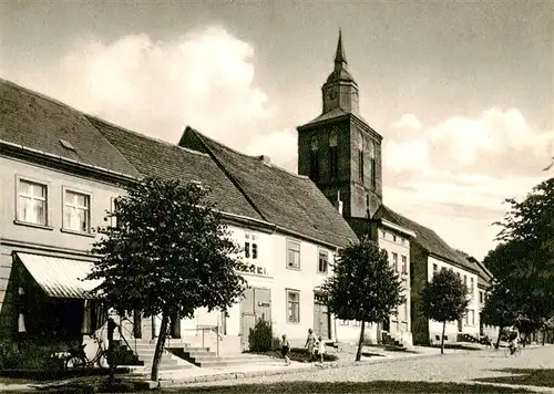 AK / Ansichtskarte  Altentreptow Oberbaustrasse mit Kirche Altentreptow