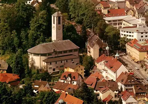 AK / Ansichtskarte  Triberg Stadtkirche St Clemens Maria Hofbauer Fliegeraufnahme Triberg