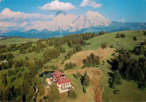 AK / Ansichtskarte  Seiseralm_Alpe_di_Siusi_Trentino_IT Hotel Steger Dellai Fliegeraufnahme 