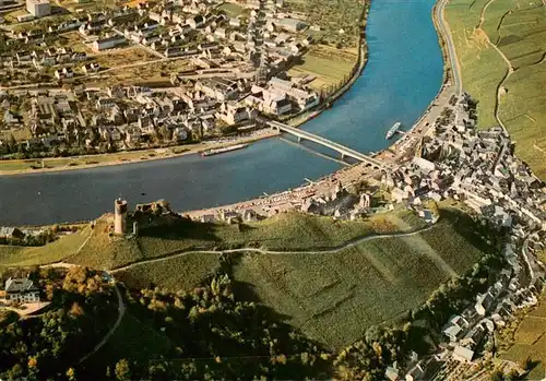 AK / Ansichtskarte  Bernkastel-Kues_Berncastel Fliegeraufnahme mit Gaststaette Burgruine Landskron 