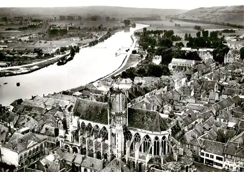 AK / Ansichtskarte  Villeneuve-sur-Yonne Vue aérienne Eglise Notre Dame et la Vallée de l Yonne Villeneuve-sur-Yonne