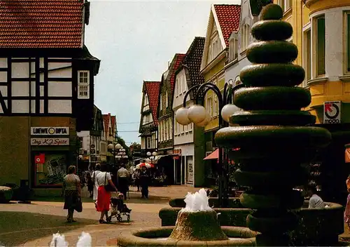 AK / Ansichtskarte  Luebbecke_Westfalen Brunnen Fussgaengerzone Luebbecke_Westfalen