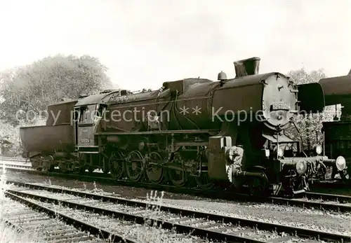 AK / Ansichtskarte  Lokomotive 52 5732-4 Einheitslokomotive 