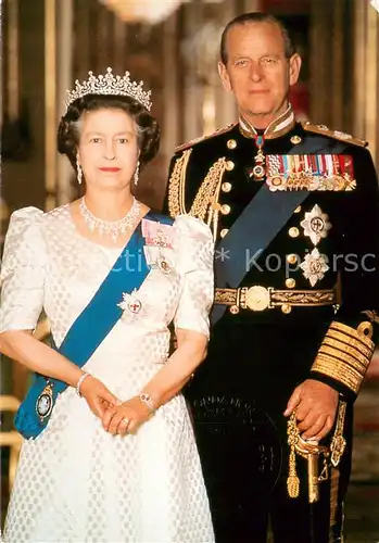 AK / Ansichtskarte  Queen H.M. Queen and H.R.H.  Queen