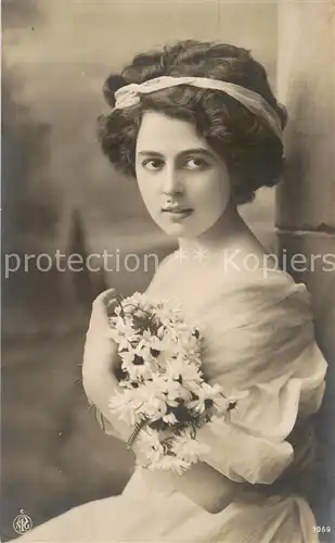 AK / Ansichtskarte  Foto_NPG_Nr. Frau Blumenstrauss 