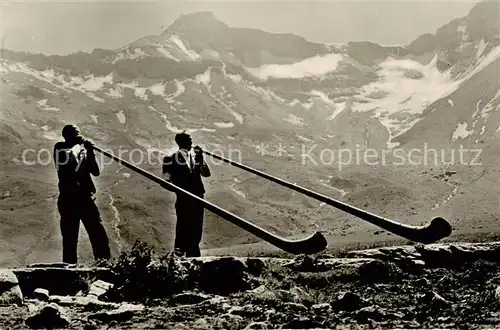 AK / Ansichtskarte  Alphorn_Cor_des_Alpes-- Berner Oberland 