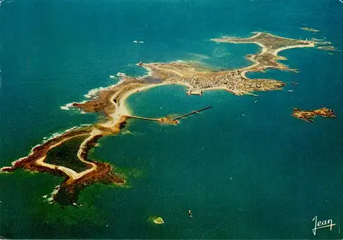AK / Ansichtskarte  Ile-de-Sein_29_Finistere au large de la Pointe du Raz La vue generale aerienne 