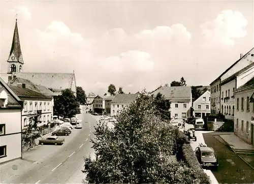 AK / Ansichtskarte  Tittling Marktplatz Blick zur Kirche Tittling