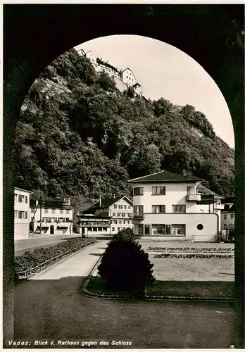 AK / Ansichtskarte 73890379 Vaduz_Liechtenstein_FL Blick vom Rathaus gegen das Schloss 