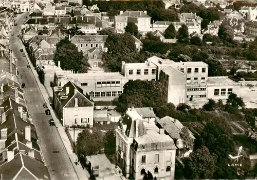 AK / Ansichtskarte  Vouziers_08_Ardennes Rue Bournizet et Ecole Masaryka 