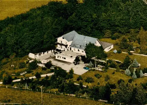 AK / Ansichtskarte  Brilon Gaestehaus Sauerlaender Berghof Fliegeraufnahme Brilon