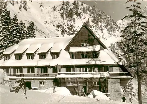 AK / Ansichtskarte  Vysoke_Tatry_SK Bergbaude Kapitaen Moravka im Winter Hohe Tatra 