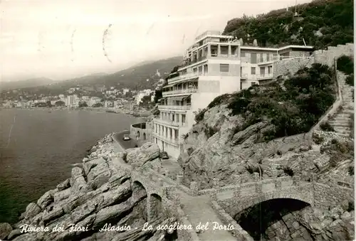 AK / Ansichtskarte  Alassio_Liguria_IT La scogliera del Porto 