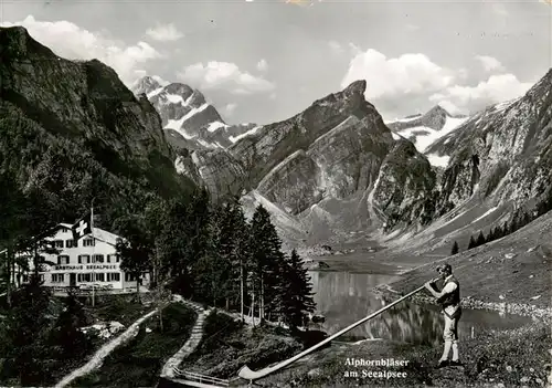 AK / Ansichtskarte  Seealpsee_Saentis_IR Alphornblaeser am Seealpsee mit Altmann Rossmad und Saentis Appenzeller Alpen 