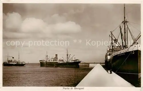 AK / Ansichtskarte 73895568 Dampfer_Oceanliner Porto di Bengasi 