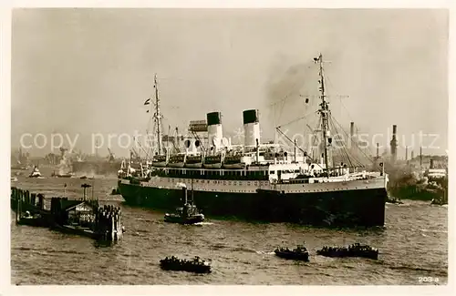 AK / Ansichtskarte  Dampfer_Oceanliner Hamburger Hafen 