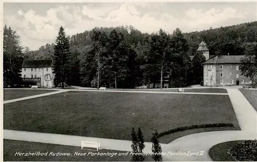 AK / Ansichtskarte  Kudowa-Zdroj_Bad_Kudowa_Niederschlesien Neue Parkanlage und Fremdenheime Pavillon I und II 