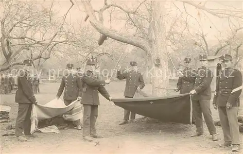 AK / Ansichtskarte  Militaria_Schweiz Soldaten Decken ausklopfen Militaria Schweiz