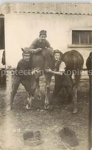 AK / Ansichtskarte  Militaria_Schweiz Soldaten Pferd Pfeife Militaria Schweiz