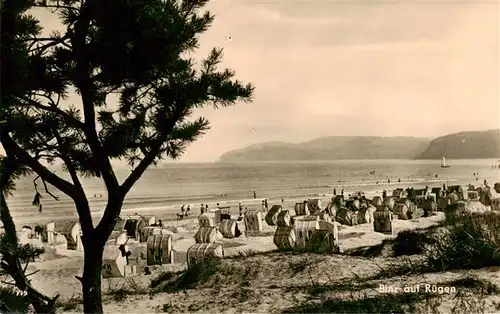 AK / Ansichtskarte  Binz_Ruegen Strand Binz_Ruegen