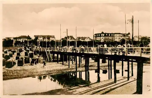 AK / Ansichtskarte  Ahlbeck_Ostseebad Am Strand Steg Ahlbeck_Ostseebad