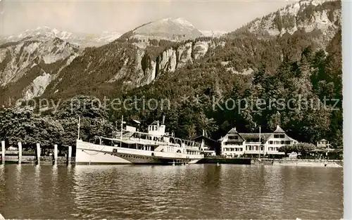 AK / Ansichtskarte 73898539 Dampfer_Binnenschifffahrt Brienz Schiffstation Hotel Kreuz 