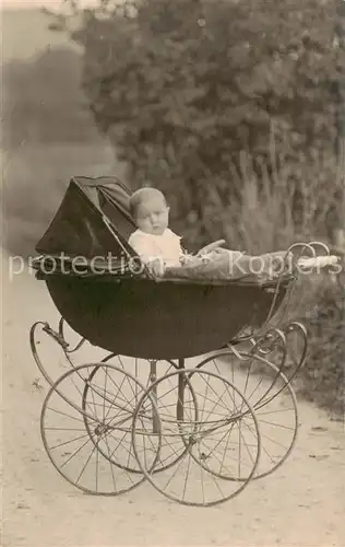 AK / Ansichtskarte  Kinderwagen Baby 