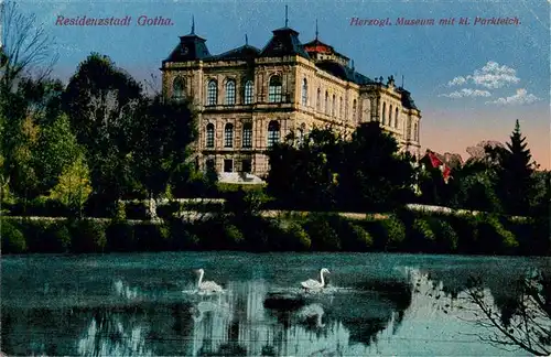 AK / Ansichtskarte  Gotha__Thueringen Herzogl Museum mit kl Parkteich 