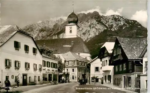 AK / Ansichtskarte 73900107 Groebming_Steiermark_AT Ortsmotiv mit Kirche Blick gegen Kammspitze 