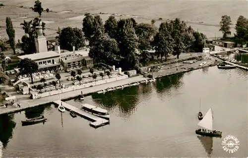 AK / Ansichtskarte  Steinhude_Meer_Wunstorf Strandhotel Hafen Steinhuder Meer 