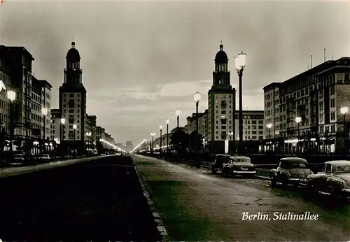 AK / Ansichtskarte  Berlin Stalinallee Nachtaufnahme Berlin