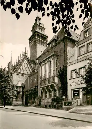 AK / Ansichtskarte  Zeitz Rathaus mit gotischem Giebel Zeitz