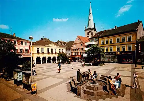 AK / Ansichtskarte 73900655 Unna Stadtkirche mit Marktbrunnen Unna