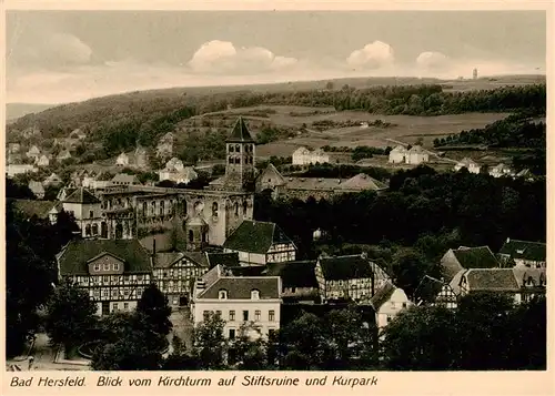 AK / Ansichtskarte 73900733 Bad_Hersfeld Blick vom Kirchturm auf Stiftsruine und Kurpark Bad_Hersfeld