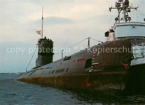 AK / Ansichtskarte  U-Boot_Unterseeboot_Submarine_Sous-Marin Karlskrona  