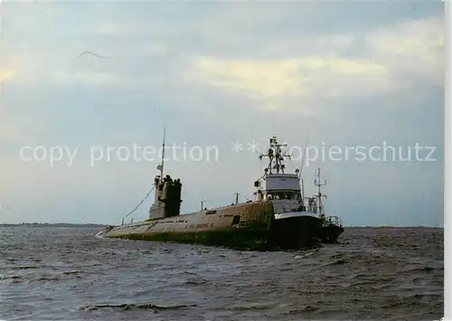 AK / Ansichtskarte  U-Boot_Unterseeboot_Submarine_Sous-Marin Karlskrona  