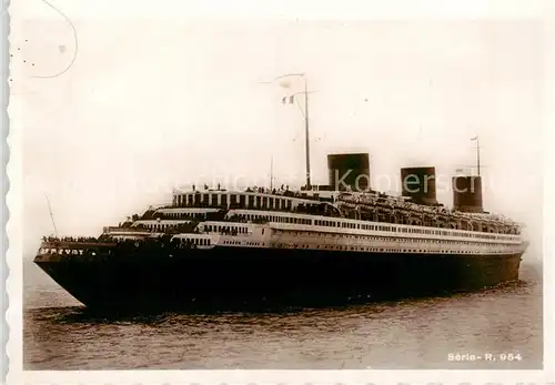 AK / Ansichtskarte  Dampfer_Oceanliner NORMANDIE  