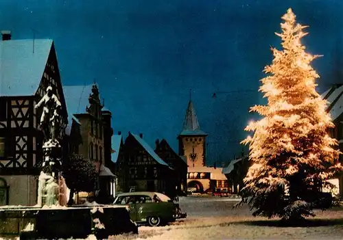 AK / Ansichtskarte 73901920 Gengenbach Weihnachtskarte Marktplatz mit Kirche Christbaum Nachtaufnahme Gengenbach