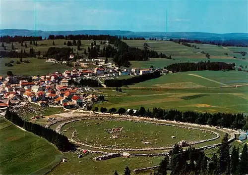 AK / Ansichtskarte  Saignelegier_Saingnelegier_JU Marché-Concours national de chevaux vue aérienne 