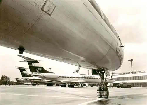 AK / Ansichtskarte  Schoenefeld_Berlin Flughafen TU 134 A vor der neuen Passagierabfertigung Schoenefeld Berlin